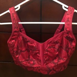 Lululemon Tata tamer 36DD